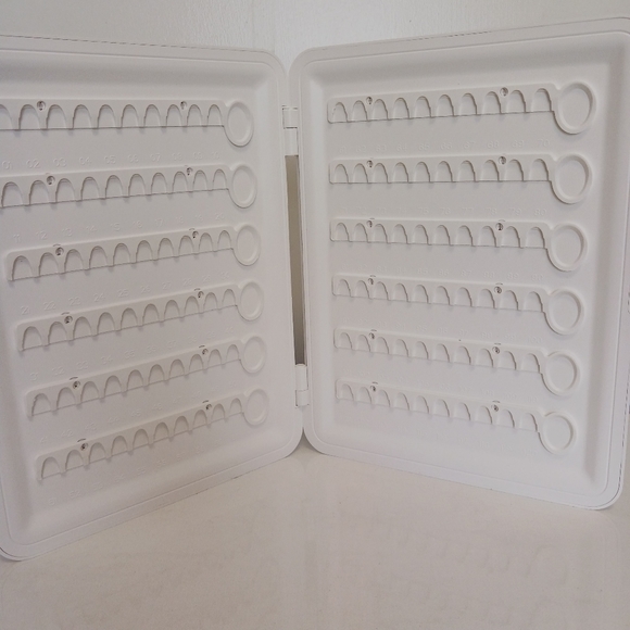 𝅺Nail Polish Color Display Book - Picture 10 of 14